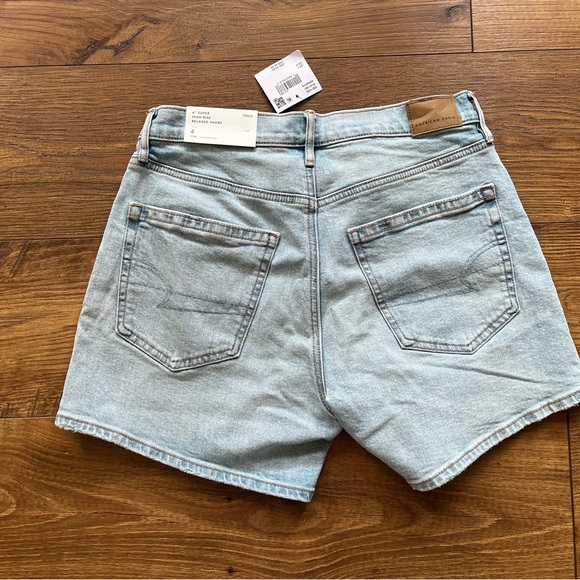 American Eagle Outfitters 6” Strigid super high-wasted relaxed denim short - Picture 3 of 9